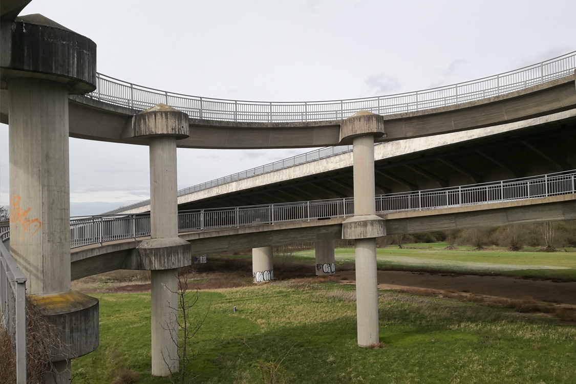 Auffahrt Flughafenbrücke A44