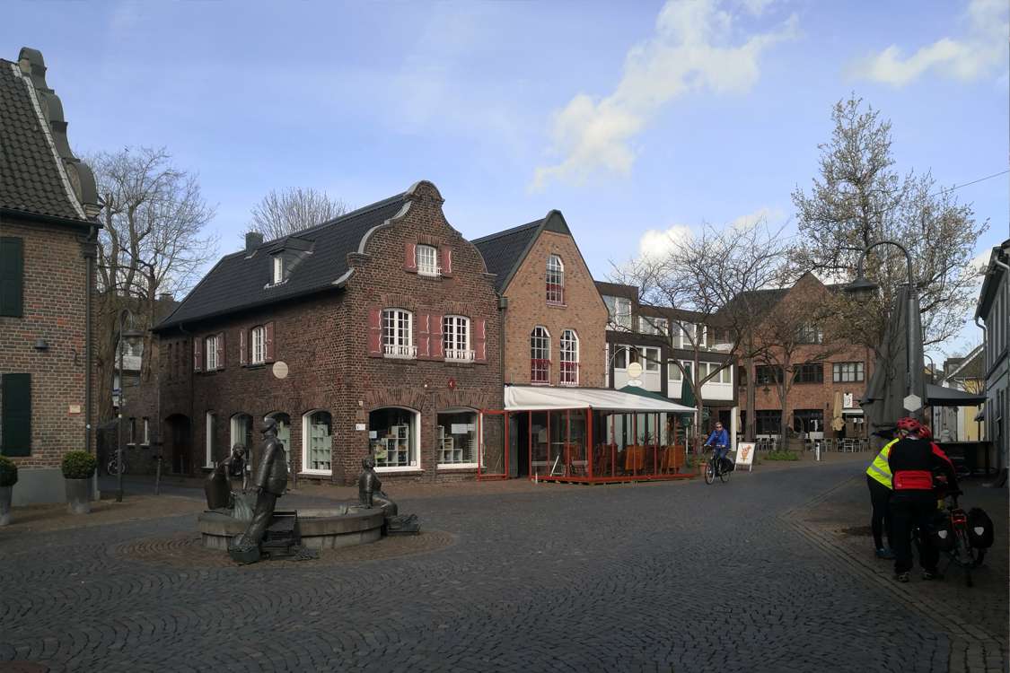 Marktplatz Lank-Latum