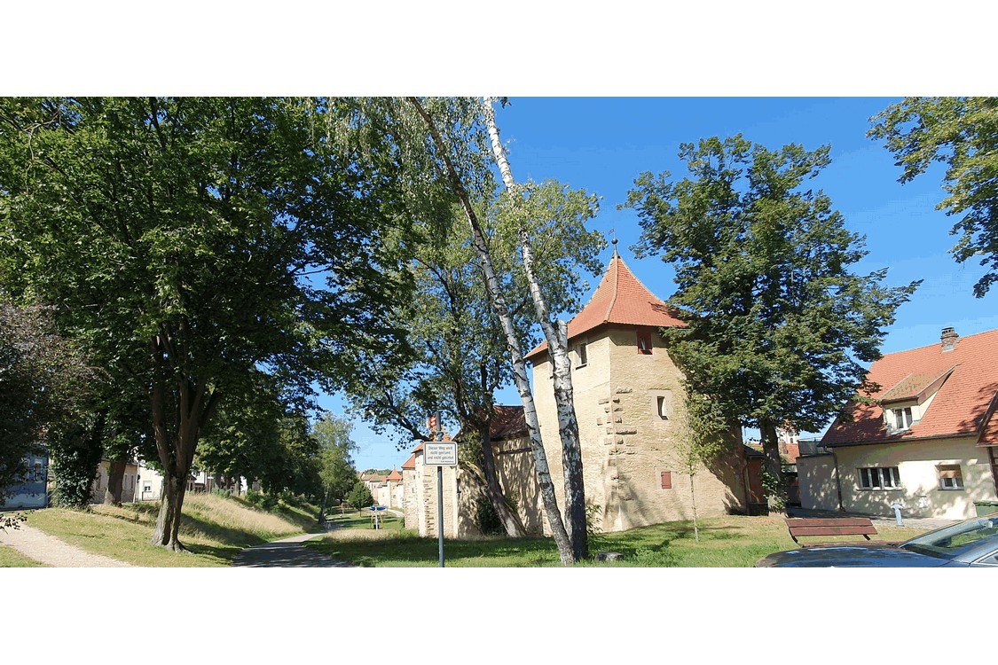 Ein Zwischenziel: Die Stadtmauer von Weißenburg