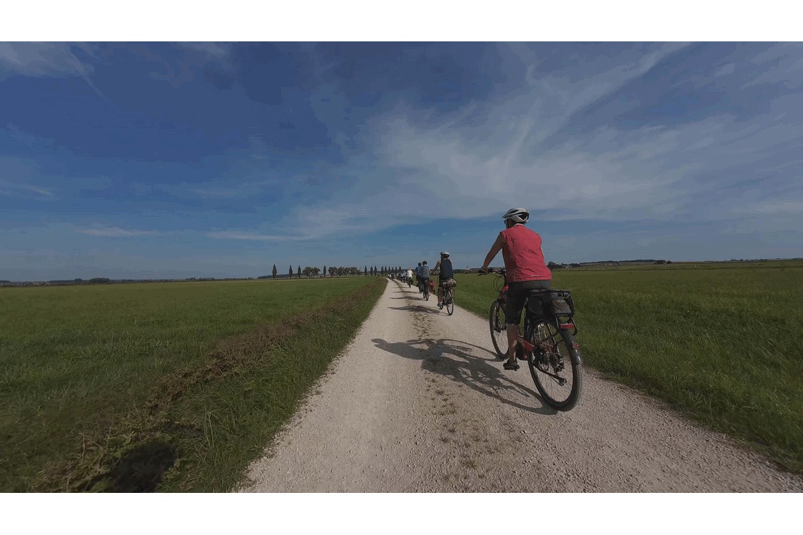 Es geht durch die offene Landschaft nach Gunzenhausen