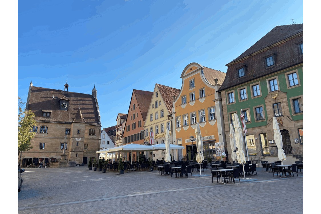 Manche sehen sich Weißenburg genauer an