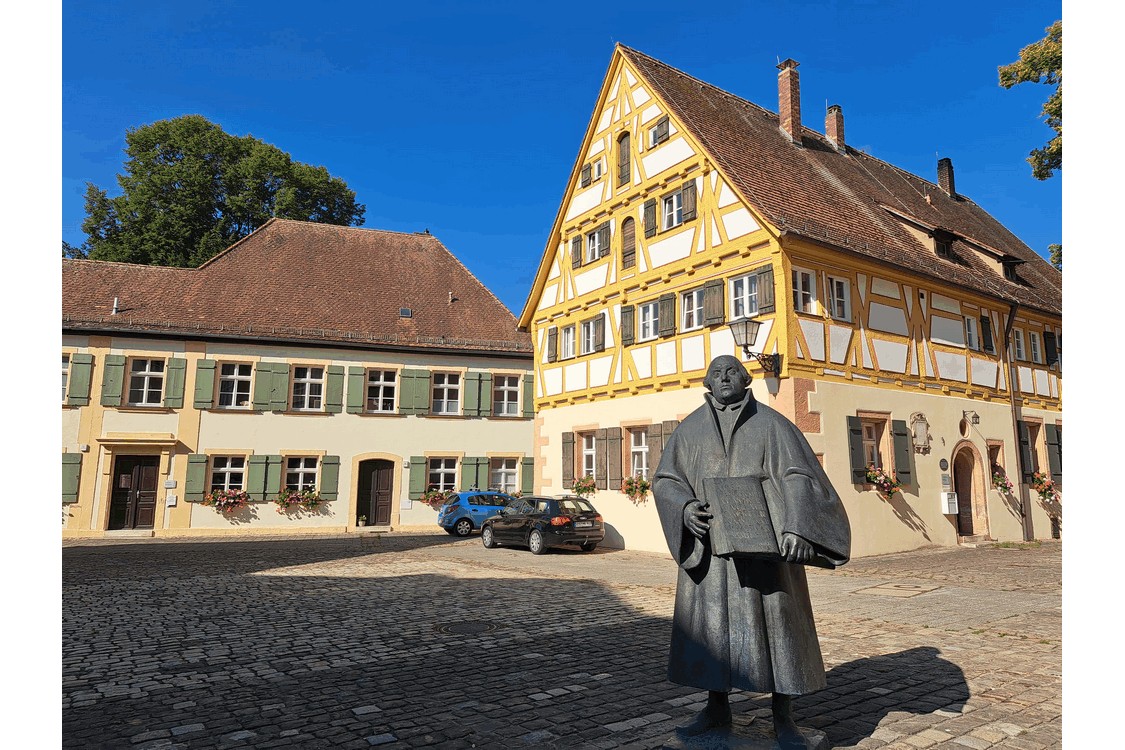 Manche sehen sich Weißenburg genauer an