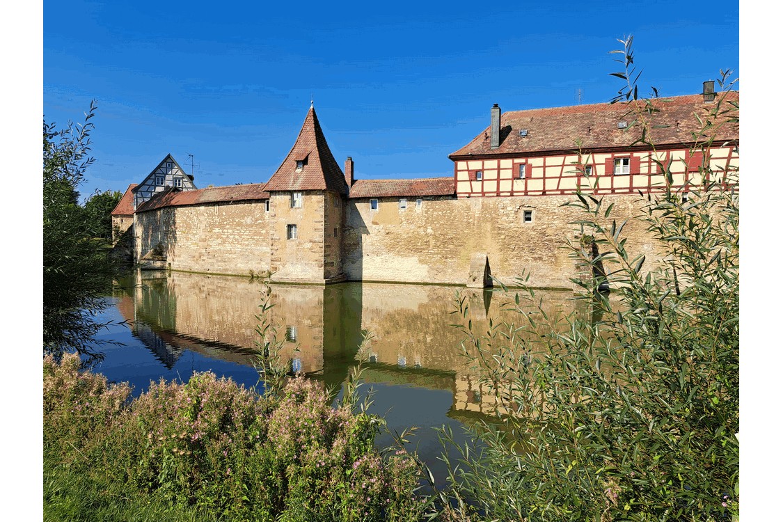 Manche sehen sich Weißenburg genauer an
