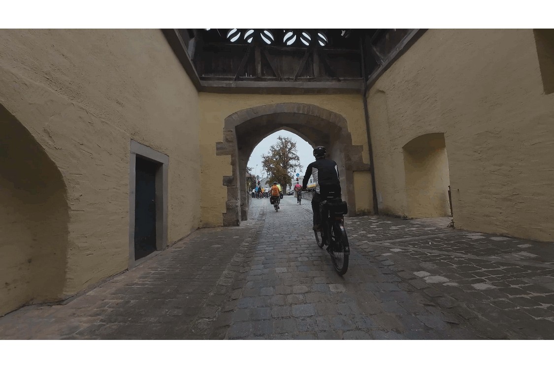 Wenn wir schon an einem Stadttor wohnen, nutzen wir es auch