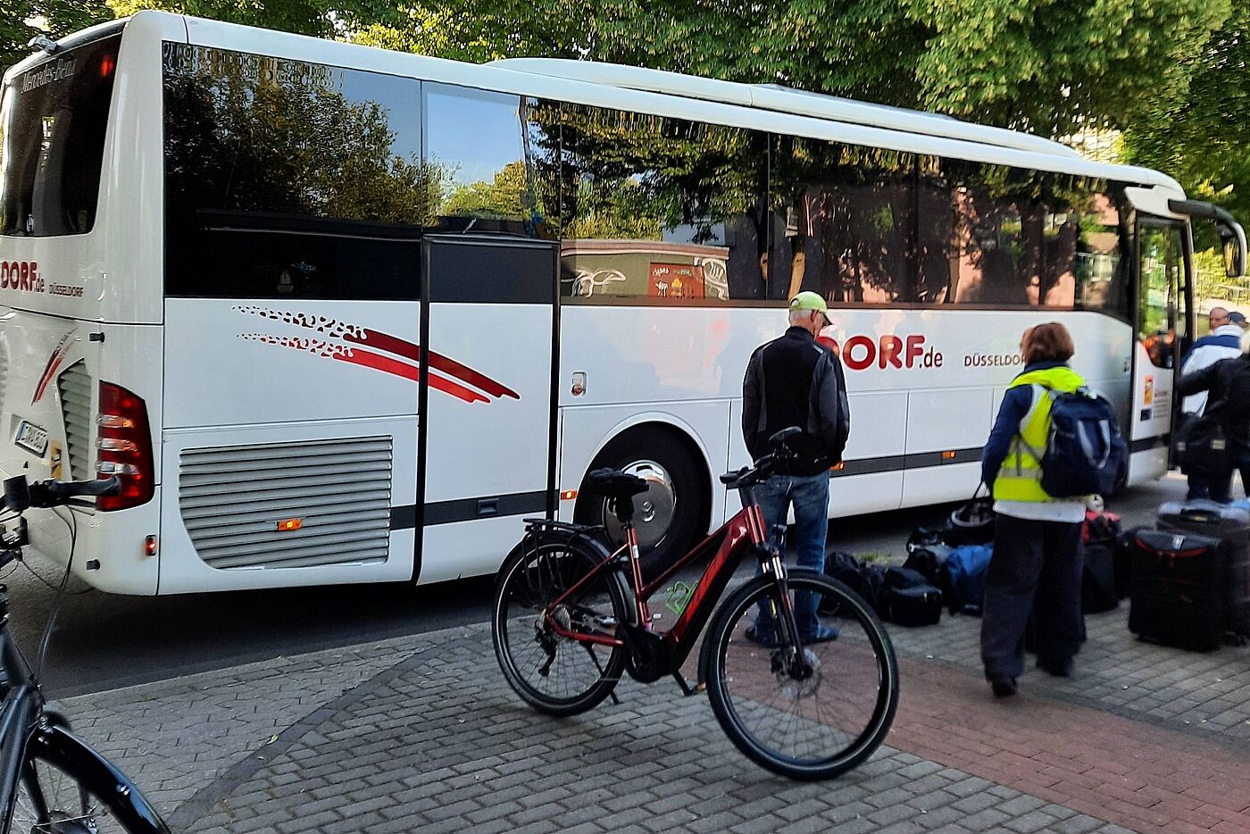Der Bus ist da