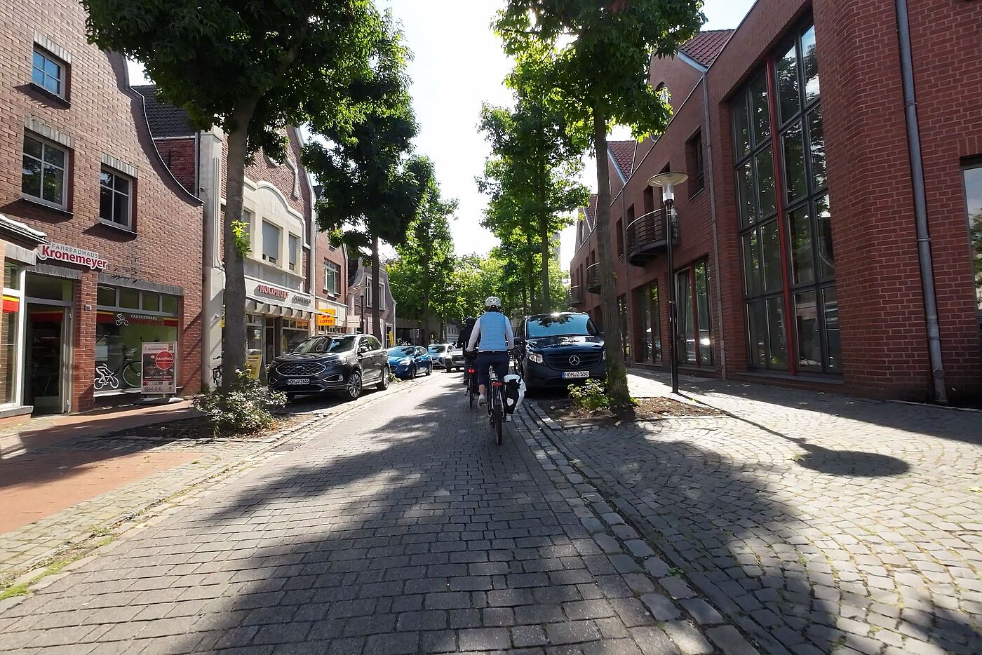 Die Einfahrt nach Schüttdorf