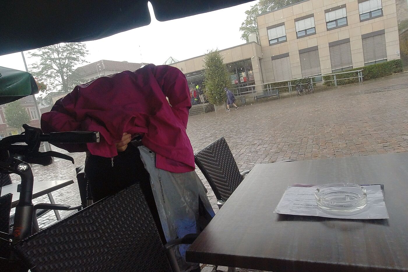 Und plötzlich steht man in einem Wolkenbruch