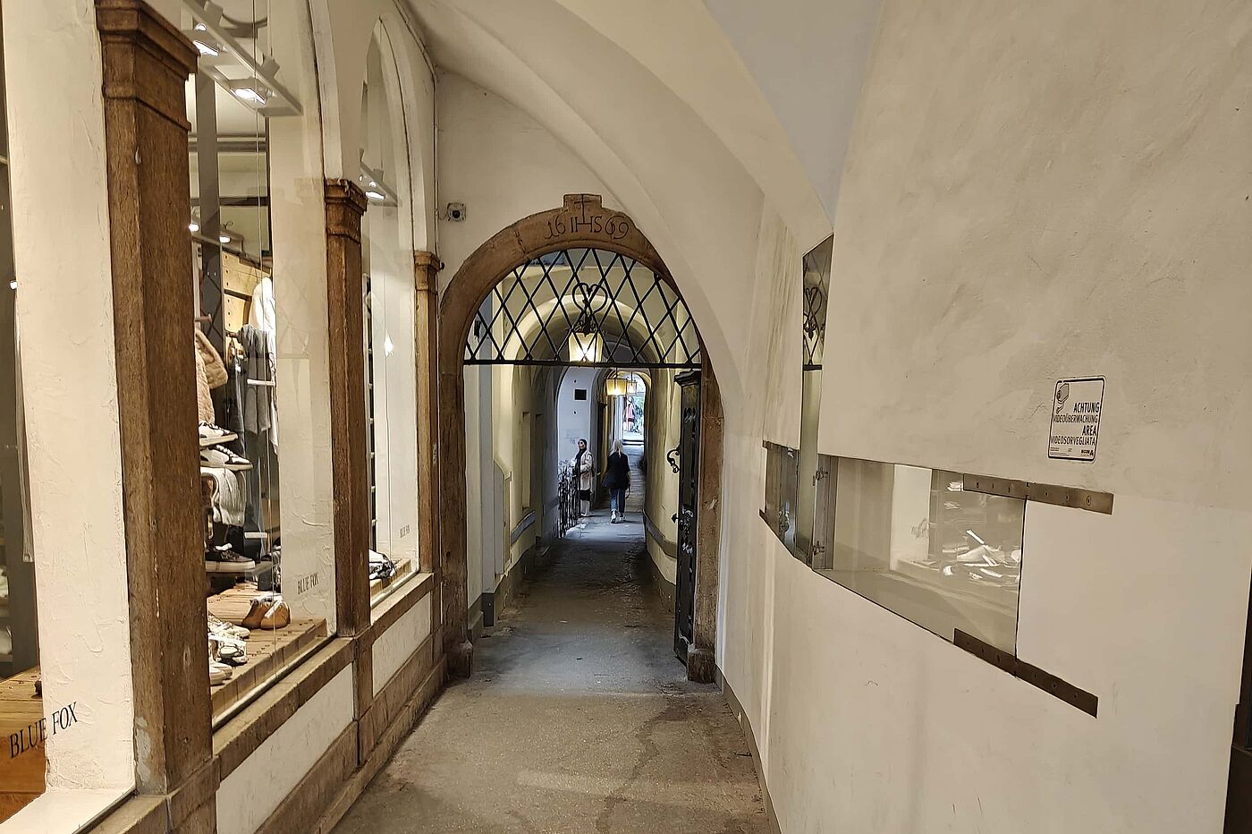 Schmale Gasse in Bozen Schmale Gasse in Bozen