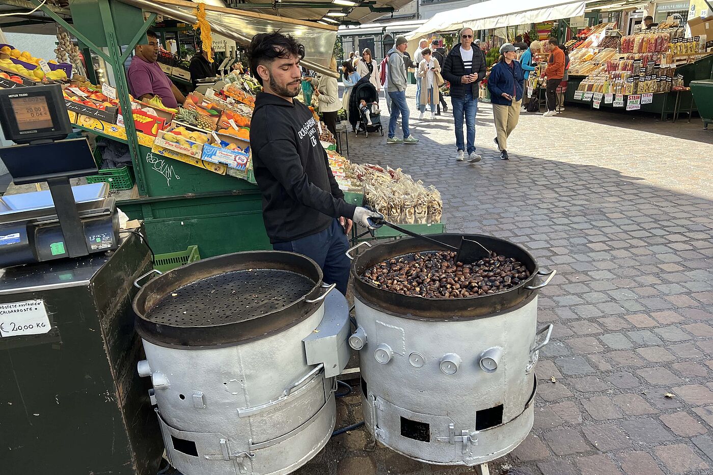 Frisch geröstete Keschten/Maronen Frisch geröstete Keschten - Maronen