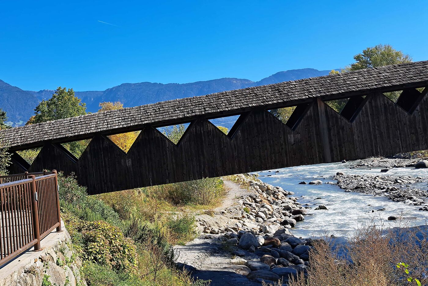 Die Etschbrücke Forst Die Etschbrücke Forst