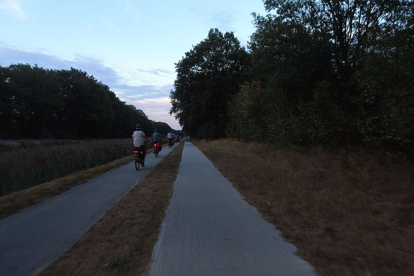Abendliche Rückkehr am Nordhorn-Almelo-Kanal