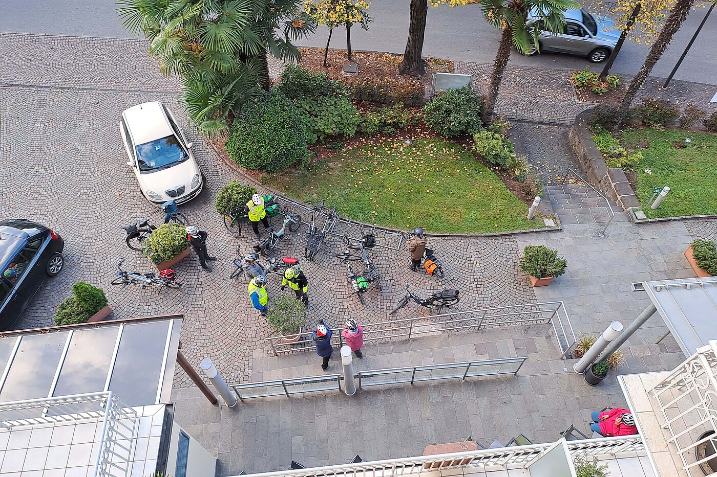 Der morgendliche Start vor dem Hotel Der morgendliche Start vor dem Hotel