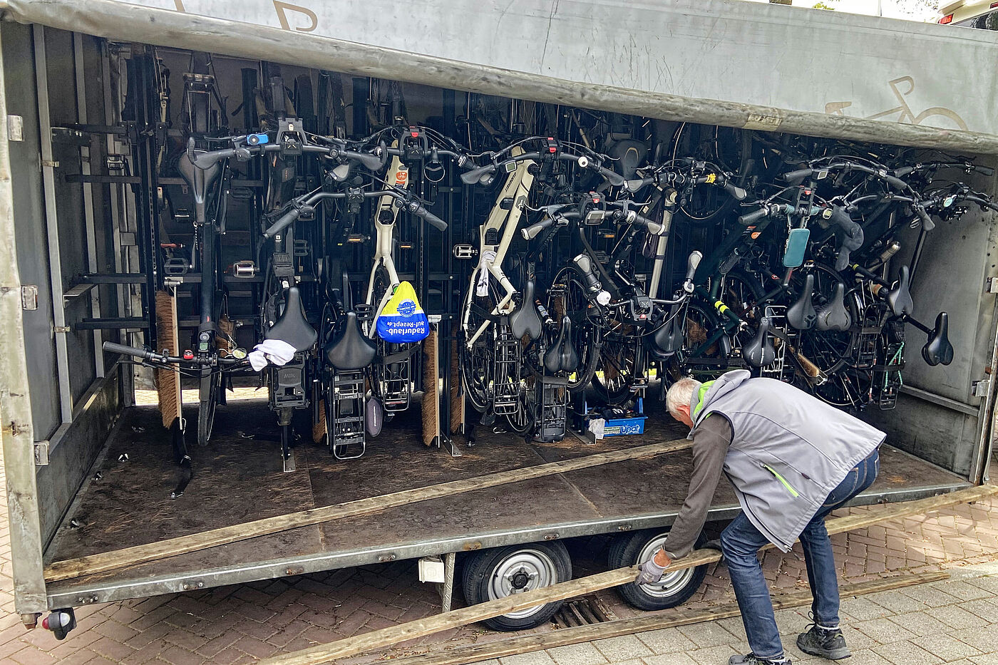 Die Räder sind verladen