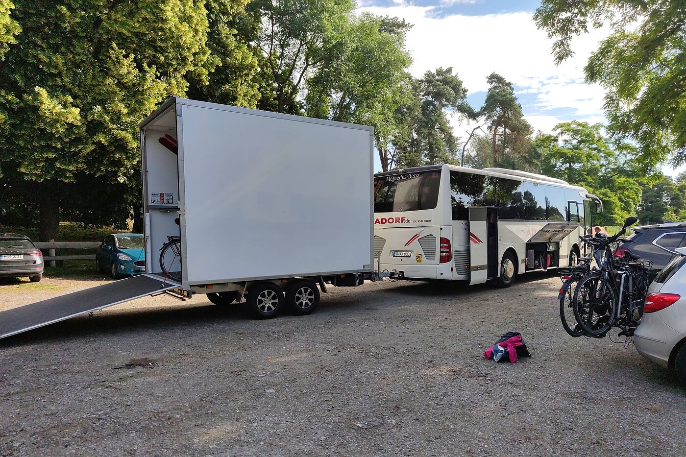 Der Bus wird wieder beladen