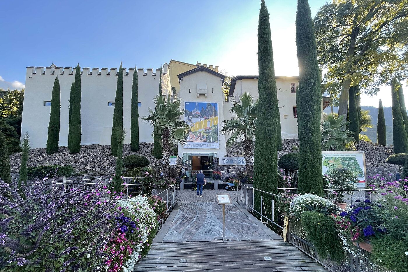 Eingang zum Schloss Trauttmansdorff Eingang zum Schloss Trauttmansdorff