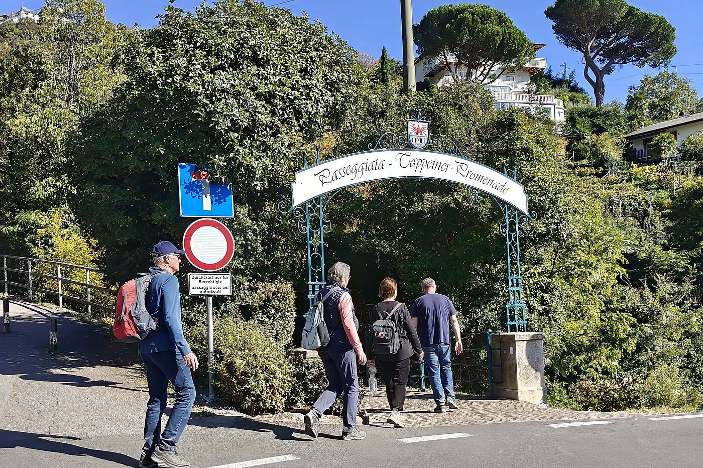 Unter Torbögen ... Unter Torbögen ...