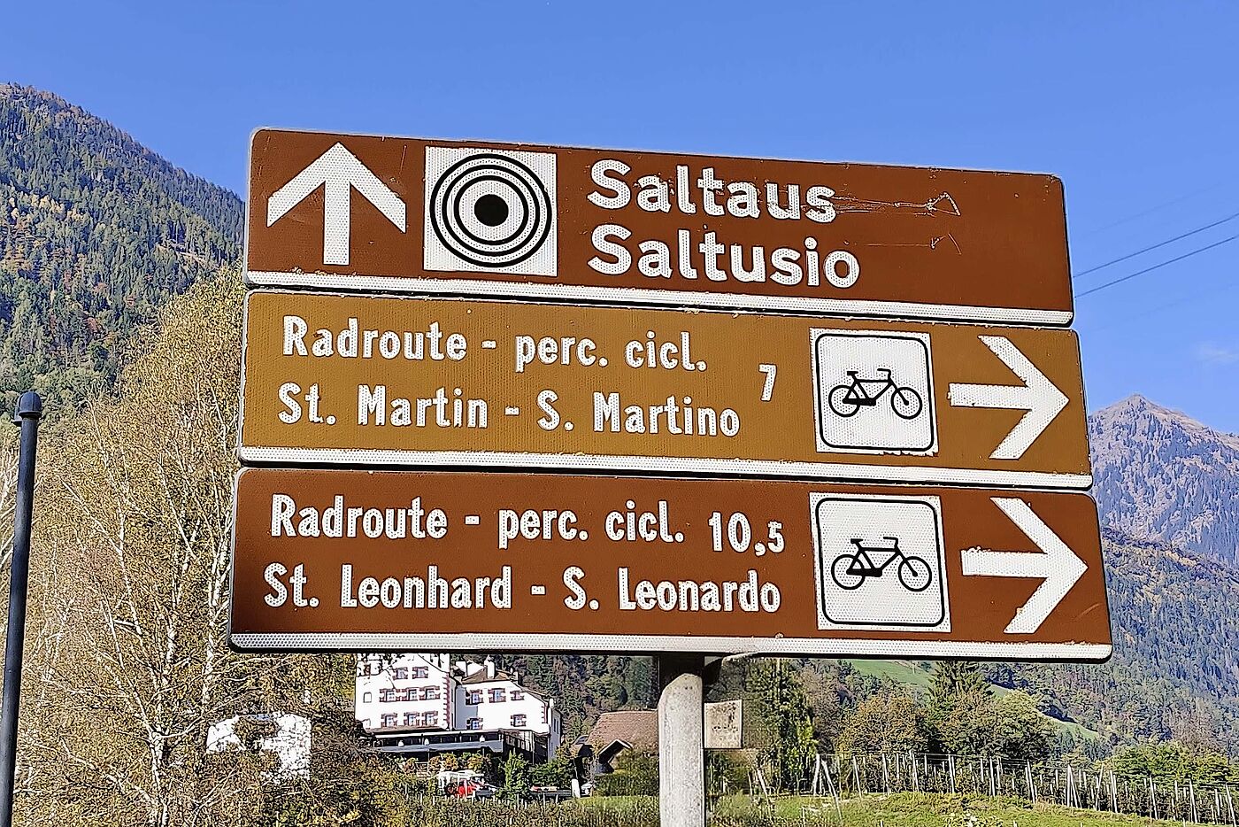 Schöne große Hinweisschilder Schöne große Hinweisschilder