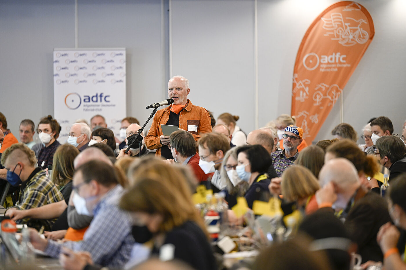 Der gut gefüllte Sitzungssaal während der Generalaussprache. Der gut gefüllte Sitzungssaal während der Generalaussprache.